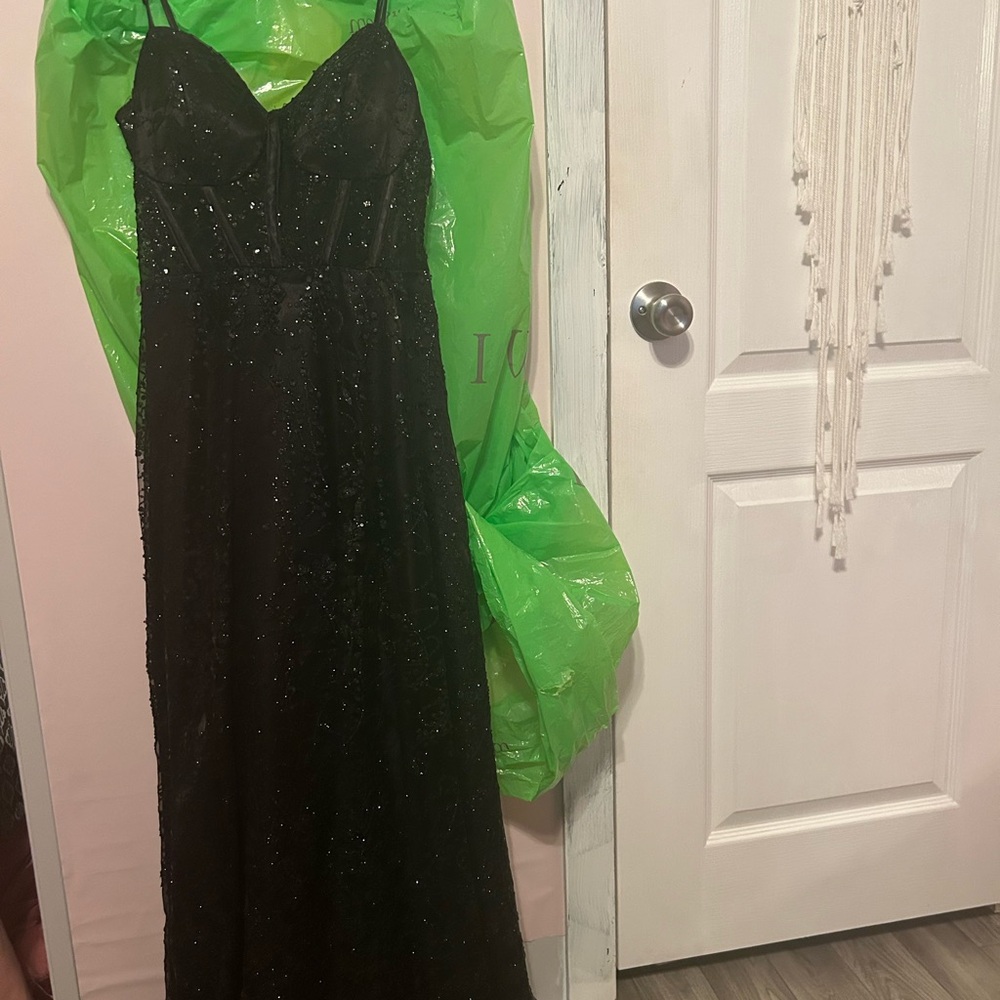 Elegant Black Evening Dress